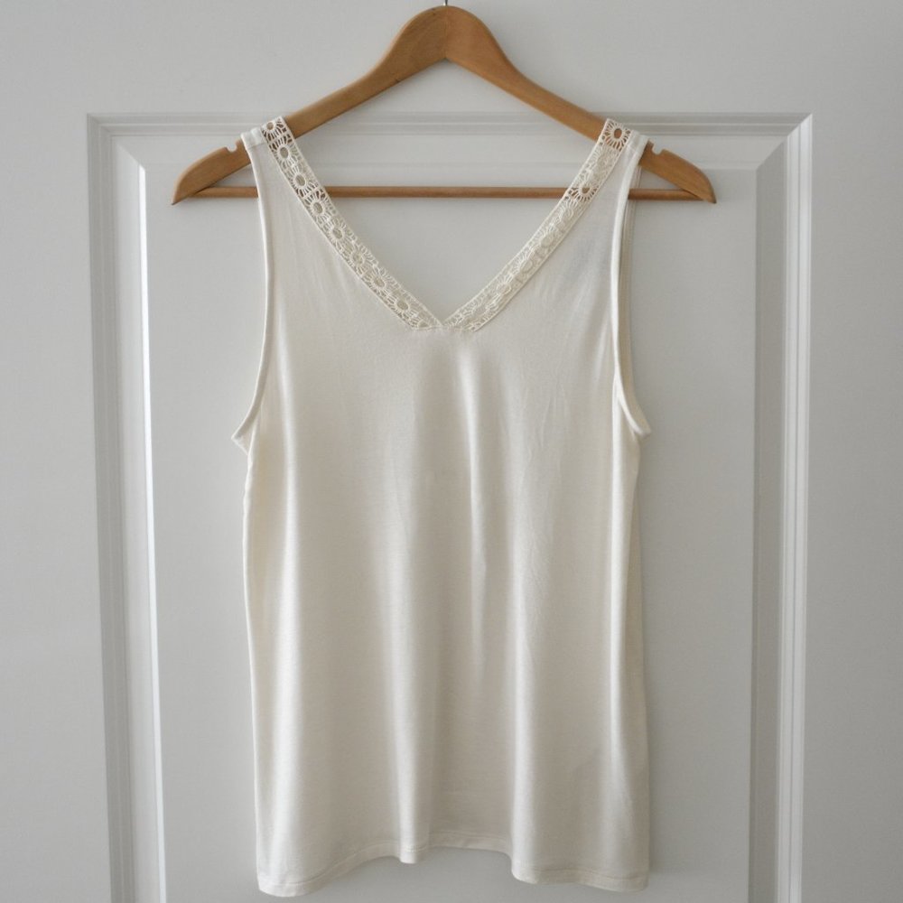 Banana Republic Embroidered Neck Sleeveless Rayon Top - runs large